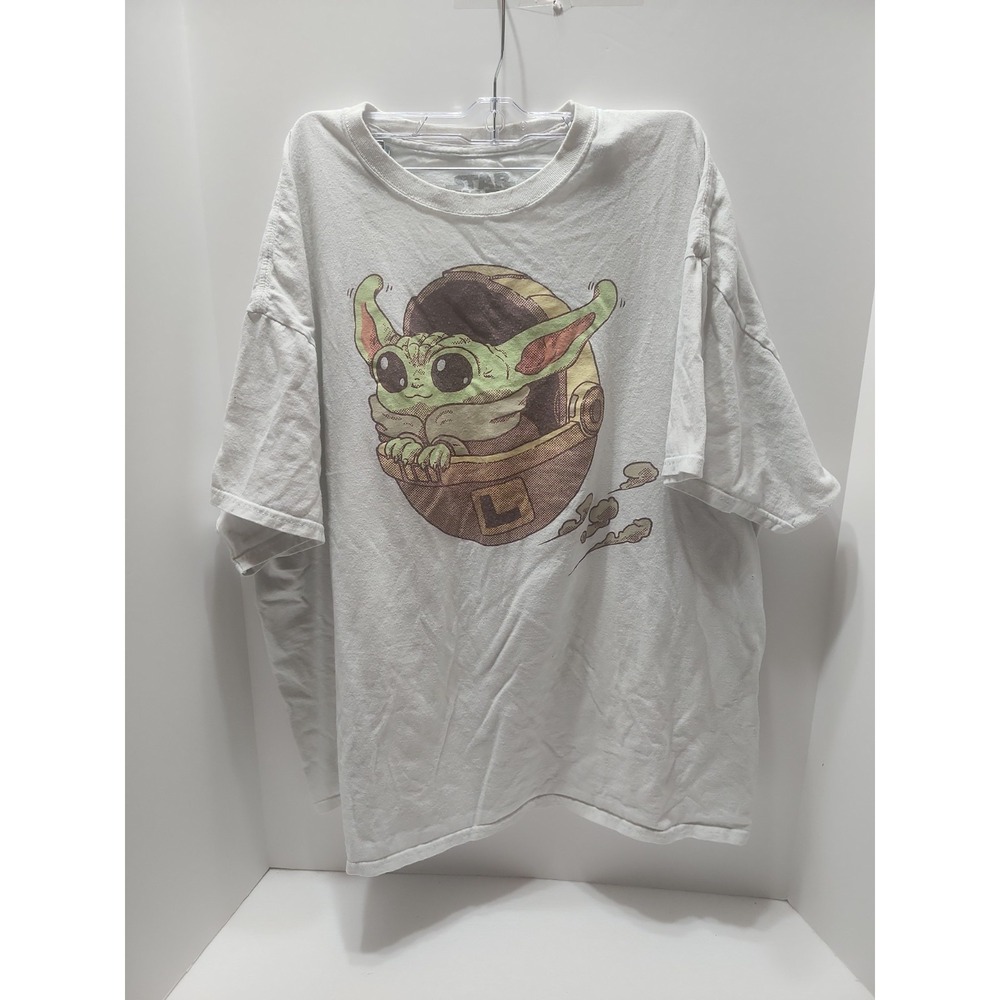 Geeknet Star Wars Mandalorian Grogu Size 2XL Dingy‎ White T-shirt.